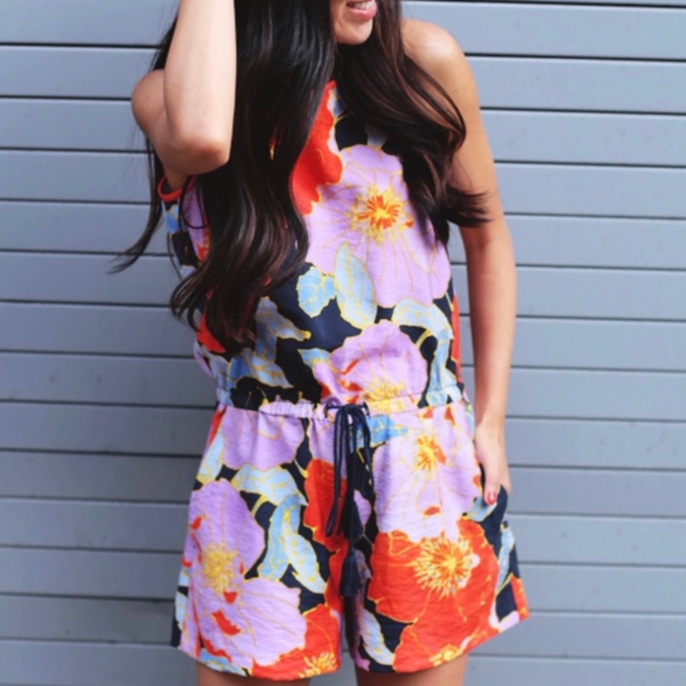 Ann Taylor LOFT Full Bloom Tropical Romper 🌺
